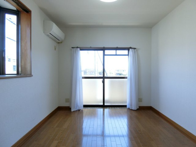 【居間・リビング】 | ＳＡＮロイヤル(サンロイヤル) | イメージ201号室の写真