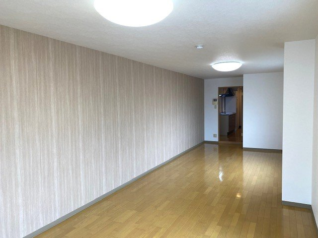 新潟市中央区本町通6番町【サンジェーヌ本町】の居間・リビング