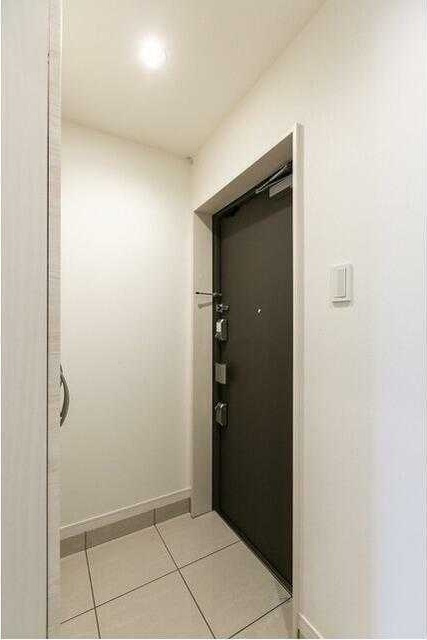 リバーレ浅草駒形の玄関