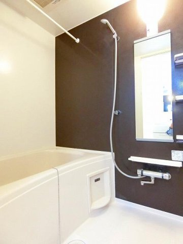 グランドソレーユＢの浴室