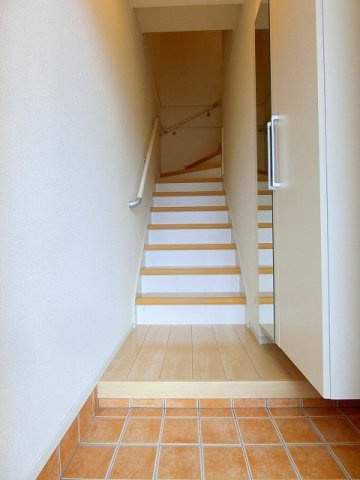 グランドソレーユＢの玄関