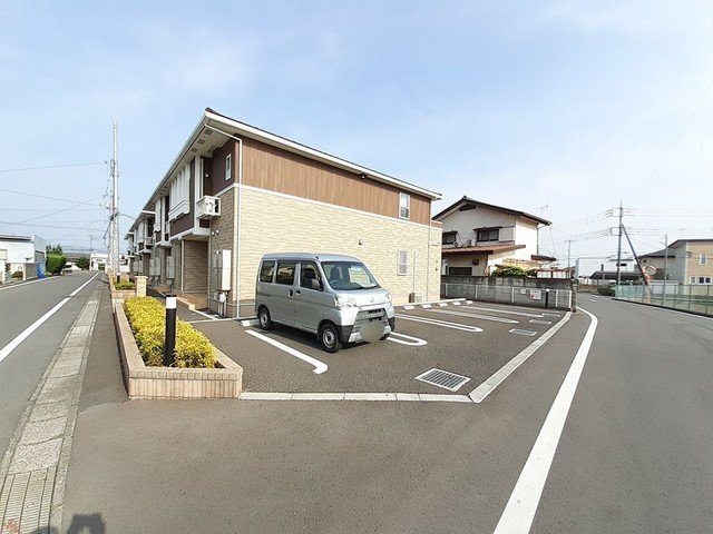 クラール　ゼファーＢの駐車場