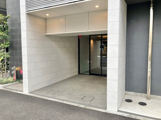 クリオ横濱桜木町ミッドグレイスのエントランス