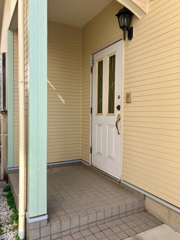 大間戸建のエントランス