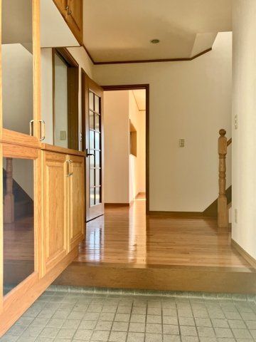 大間戸建のロビー