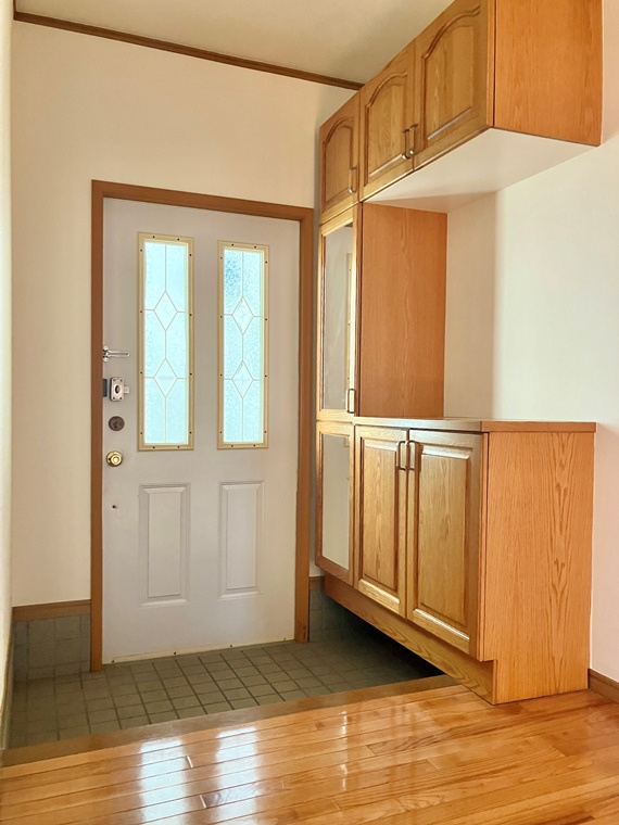 大間戸建の玄関