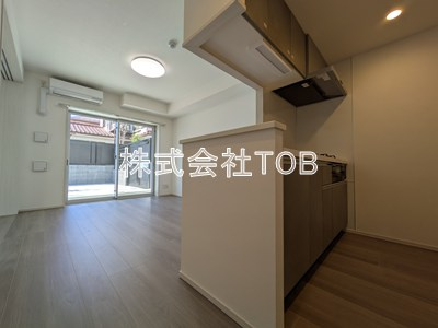 【居間・リビング】 | ＬＵＭＩＮＯＵＳつつじヶ丘 | 10帖