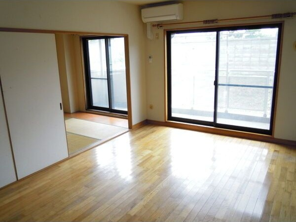 NL40°の居間・リビング