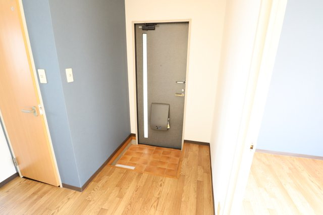 プリメールＢ棟の玄関