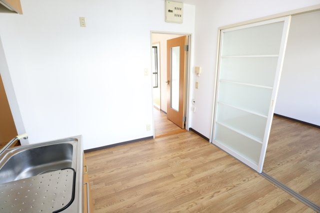 プリメールＢ棟の居間・リビング