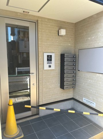 ハーモニーテラス北小岩ⅩⅥのエントランス