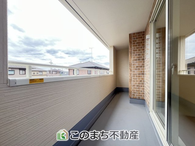 LiveleGarden.S第6下野小金井のバルコニー|南向きの大型バルコニーは陽当り良好で、たっぷりのお洗濯物もよく乾きます！
さらにインナーバルコニーなので雨の日でも安心してお出かけできますね♪