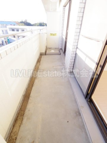 グランドール久米川のバルコニー