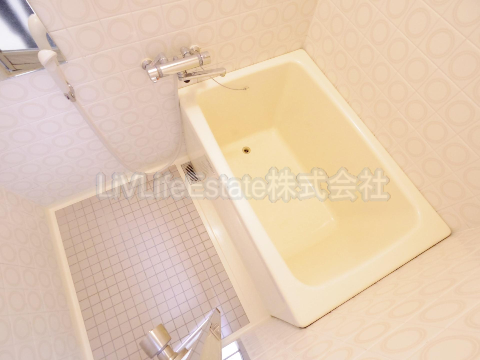 グランドール久米川の浴室