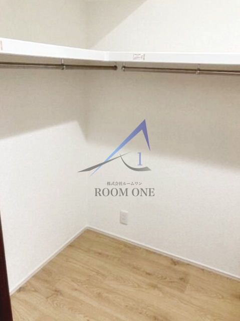 小豆沢ローズハイムの収納|ウォークインクローゼットです。