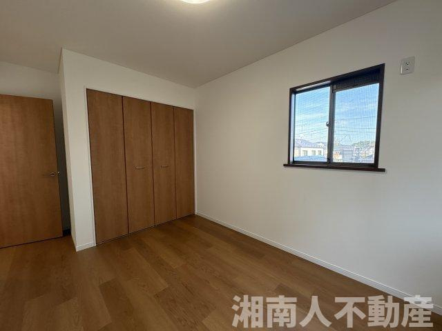 小田原市蓮正寺　中古一戸建ての洋室|明るい洋室です