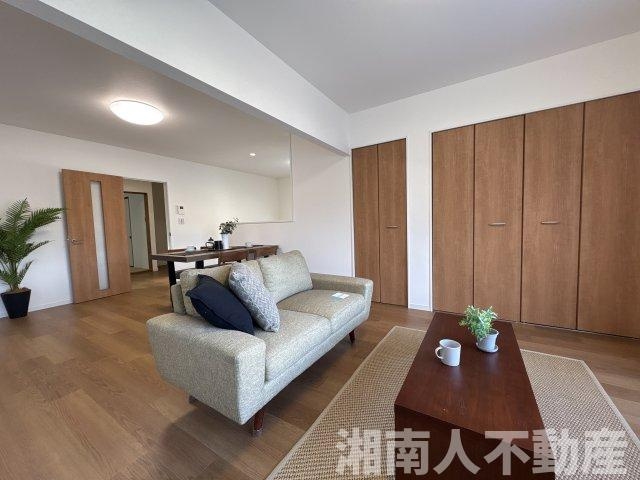 小田原市蓮正寺　中古一戸建ての居間・リビング|使いやすいリビングです