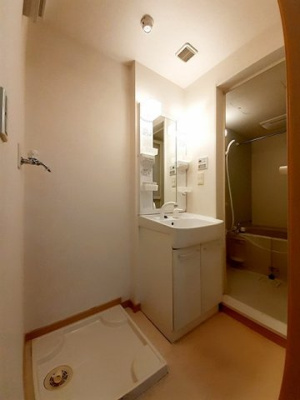 【洗面所】 | ヴィダ・アルボレス | 脱衣スペースもあります