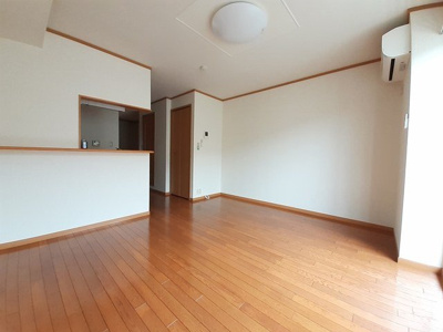 【居間・リビング】 | サニーパレスＣ | ゆったりとしたリビングです