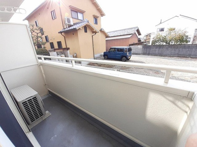 【バルコニー】 | アルモニ | 開放的で明るい空間を演出してくれるバルコニーです