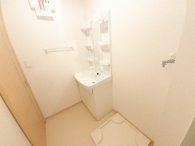 【洗面所】 | カルマーレＡ | 忙しい朝には欠かせない洗面所です