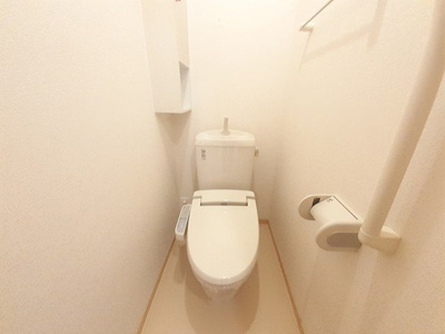 【トイレ】 | カルマーレＡ | 落ち着いた色調のトイレです