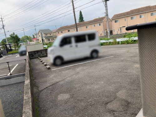 シャーメゾン久保田の駐車場