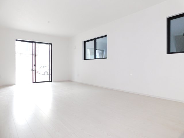 名古屋市中村区大正町１丁目の新築一戸建の居間・リビング|◇リビング◇　　明るく広いリビング１９．０帖！　家族みんなが集まってもゆったり過ごせます。