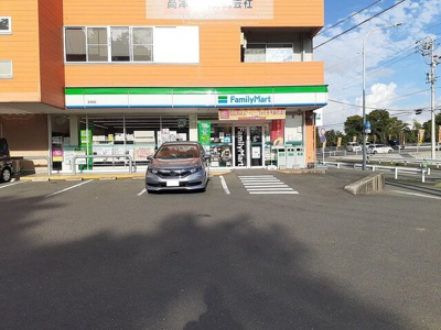 【周辺】 | グランベル | ファミリーマートまで900m