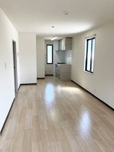 エモーション　C棟の居間・リビング|エアコン付き