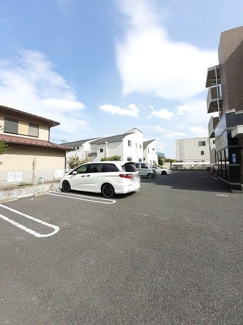 【駐車場】