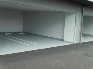 【駐車場】