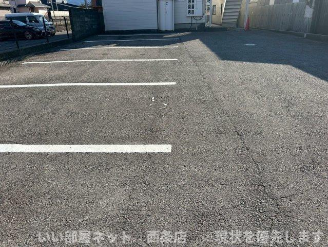 アサヒパレス宇高の駐車場