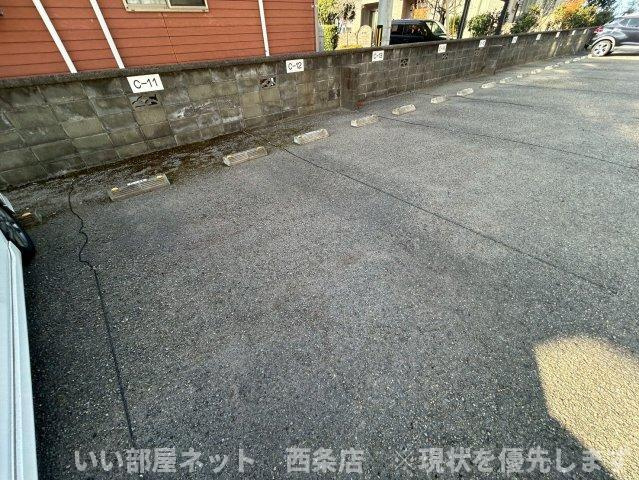 アサヒパレス宇高の駐車場