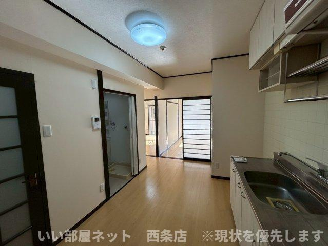 アーバンコート泉宮の居間・リビング