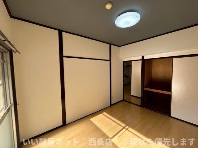 アーバンコート泉宮の居間・リビング