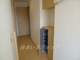 広島市安佐北区可部１丁目のアパートの玄関|シューズボックス・手すりあり