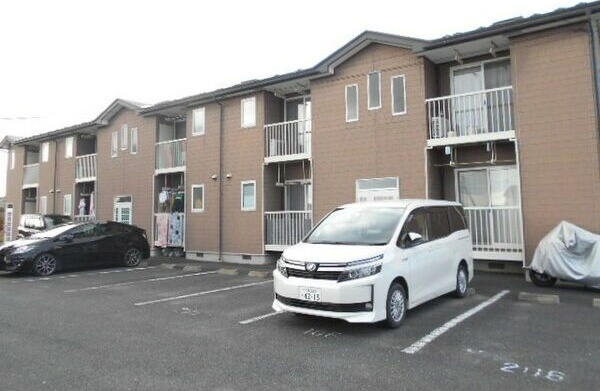 ラ・ターシュBの駐車場