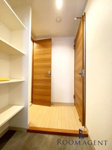 パークレジデンス丸の内駅前の玄関