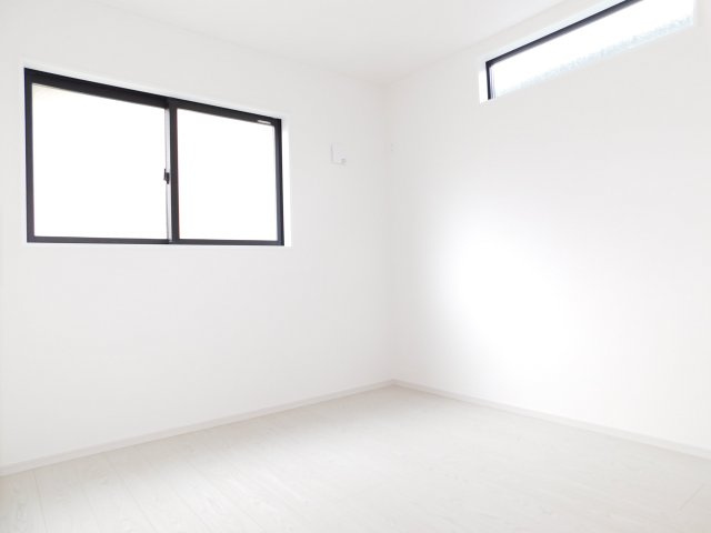 名古屋市中村区大正町１丁目の新築一戸建の洋室|◇洋室◇　　明るい洋室５．２帖♪