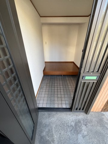 桜木町貸家のロビー