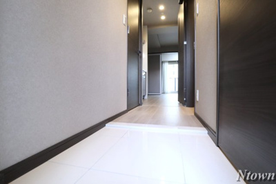 【玄関】 | プレサンス　レイズ　泉　高岳駅前 | 収納もある玄関です