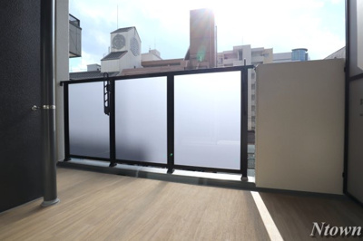 【バルコニー】 | プレサンス　レイズ　泉　高岳駅前 | 暖かな日差しのふりそそぐバルコニー