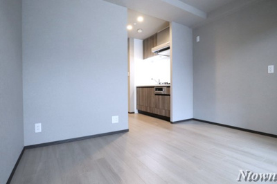 【居間・リビング】 | プレサンス　レイズ　泉　高岳駅前 | こちらのリビングで趣味の時間をお楽しみください