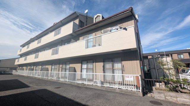 和泉市伯太町２丁目のハイツ
