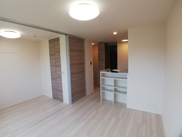 グラシアス オー　Ｂの居間・リビング