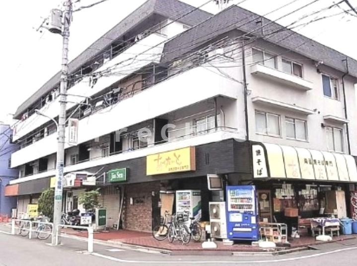 ハイランド赤尾のエントランス