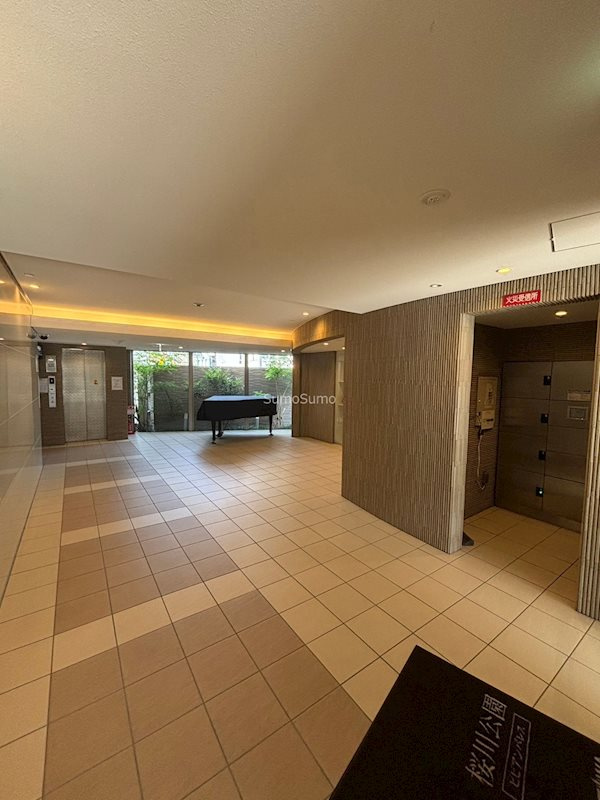 ビビアンパレス桜川公園のロビー|建物の内部です