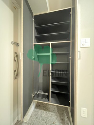 【玄関】 | ホルツ博多駅前 | 下駄箱もしっかりついてます！