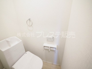 【トイレ】 | 現地写真（２階トイレ）温水洗浄便座を標準装備！